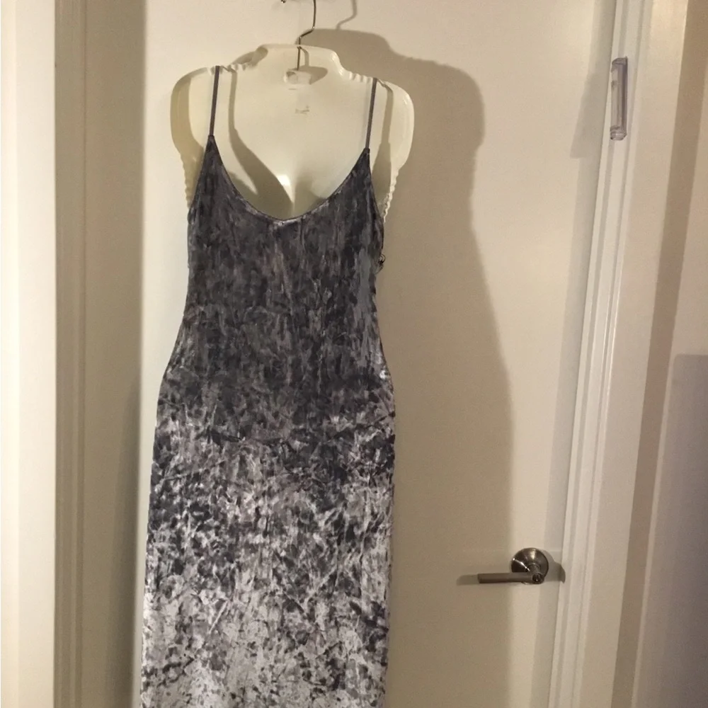 Double Zero Silver / Gray Slip Velvet Dress Size Medium $40 - Picture 5 of 11